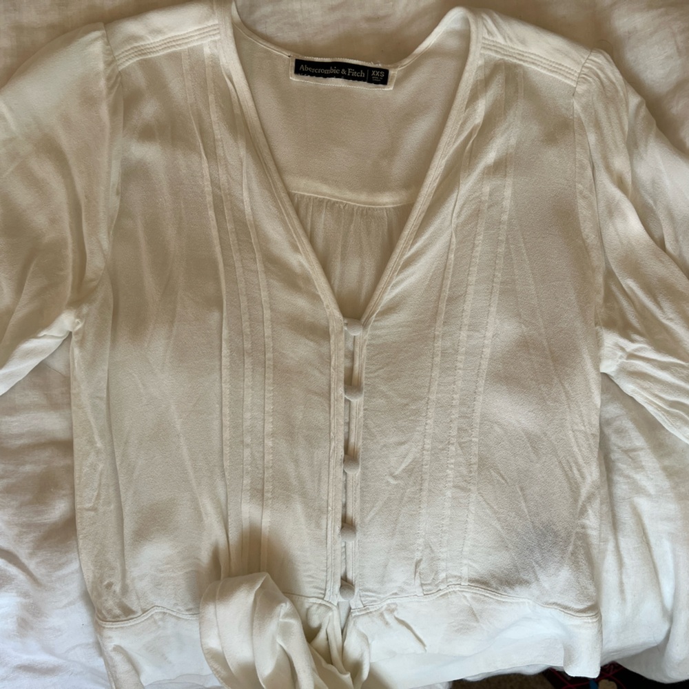 Abercrombie white blouse flutter sleeve